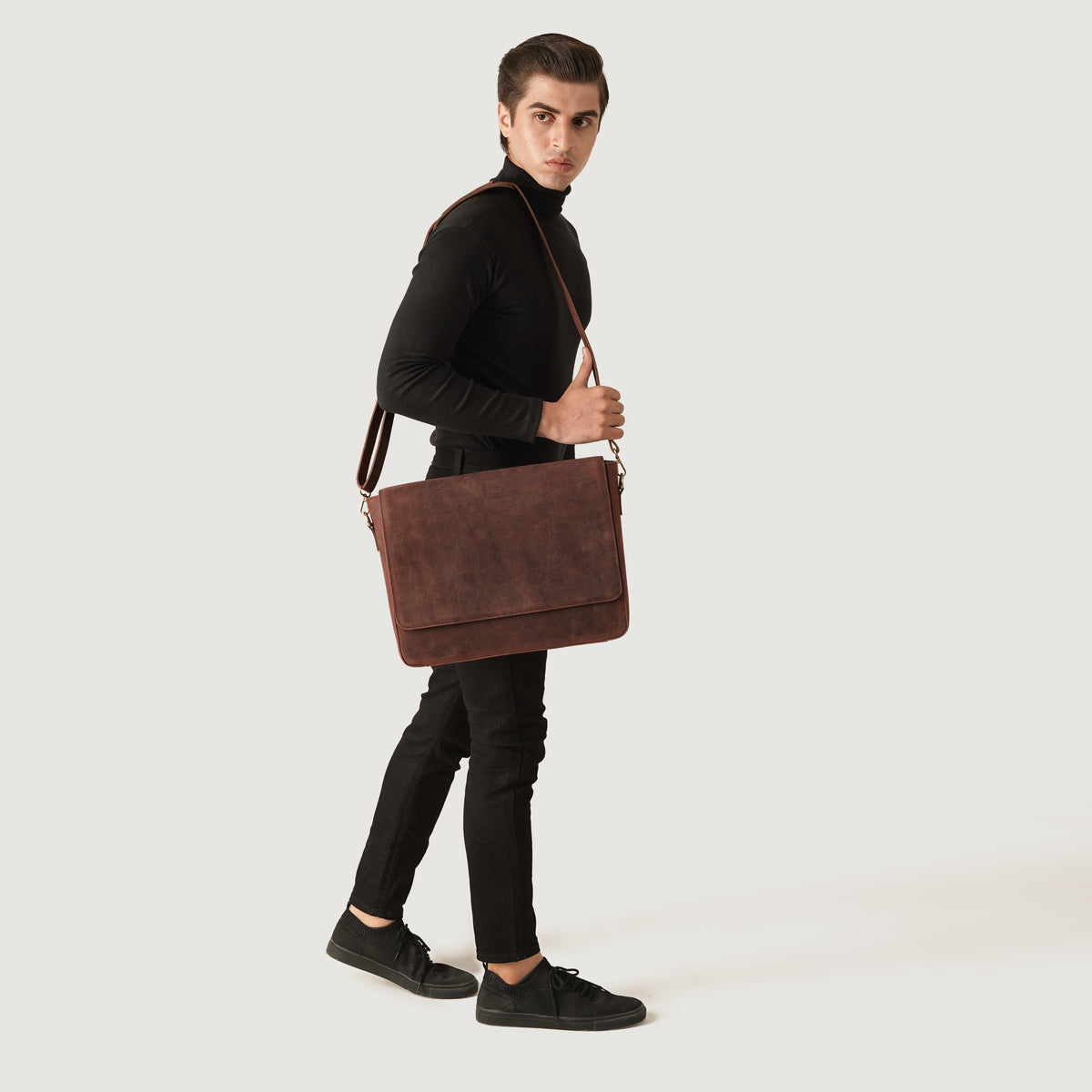 Brex Carismatico Vintage Distressed Brown Leather Messenger Bag - brown vintage distressed leather messenger bag, view 8
