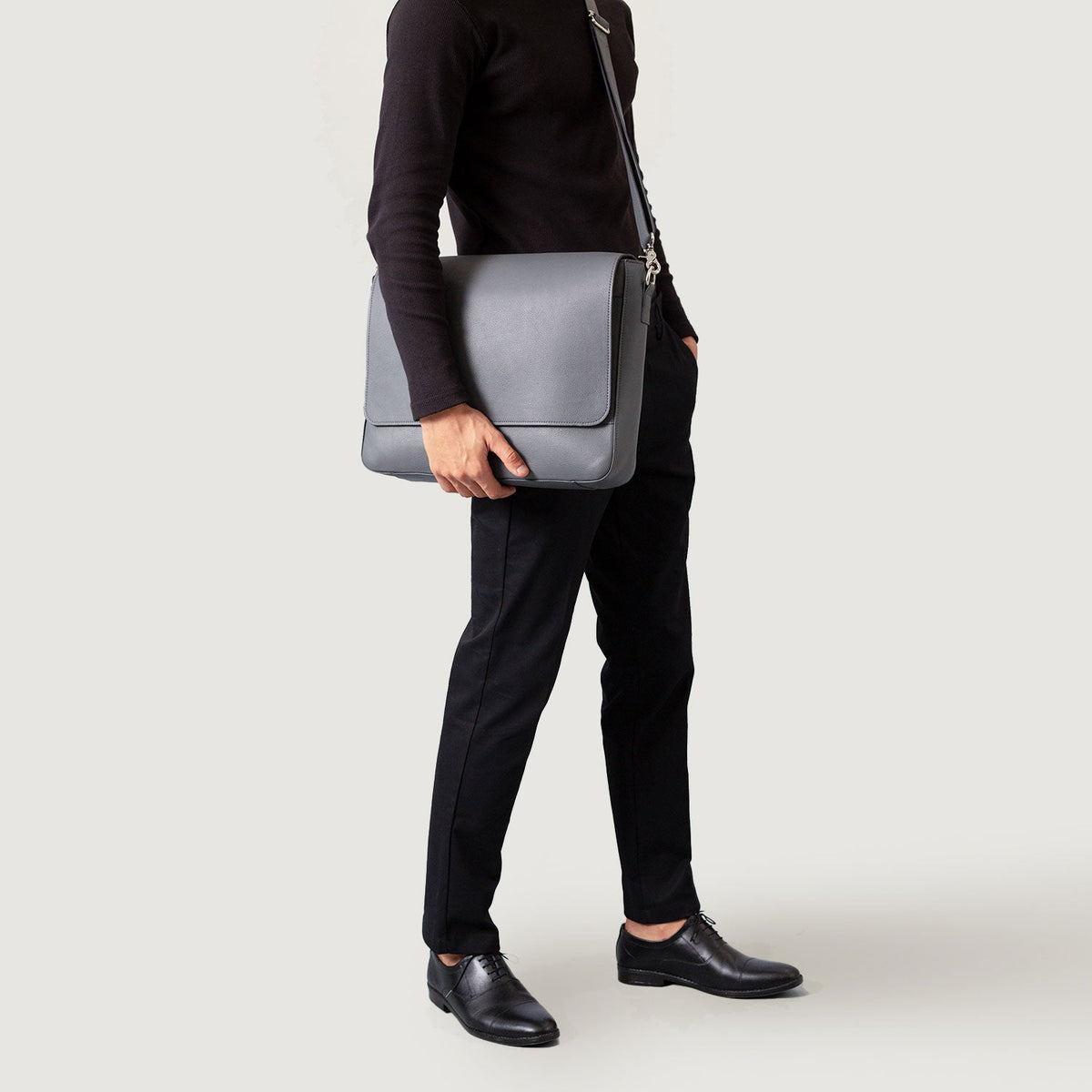 Brex Carismatico Grey Leather Messenger Bag - grey leather messenger bag, view 5