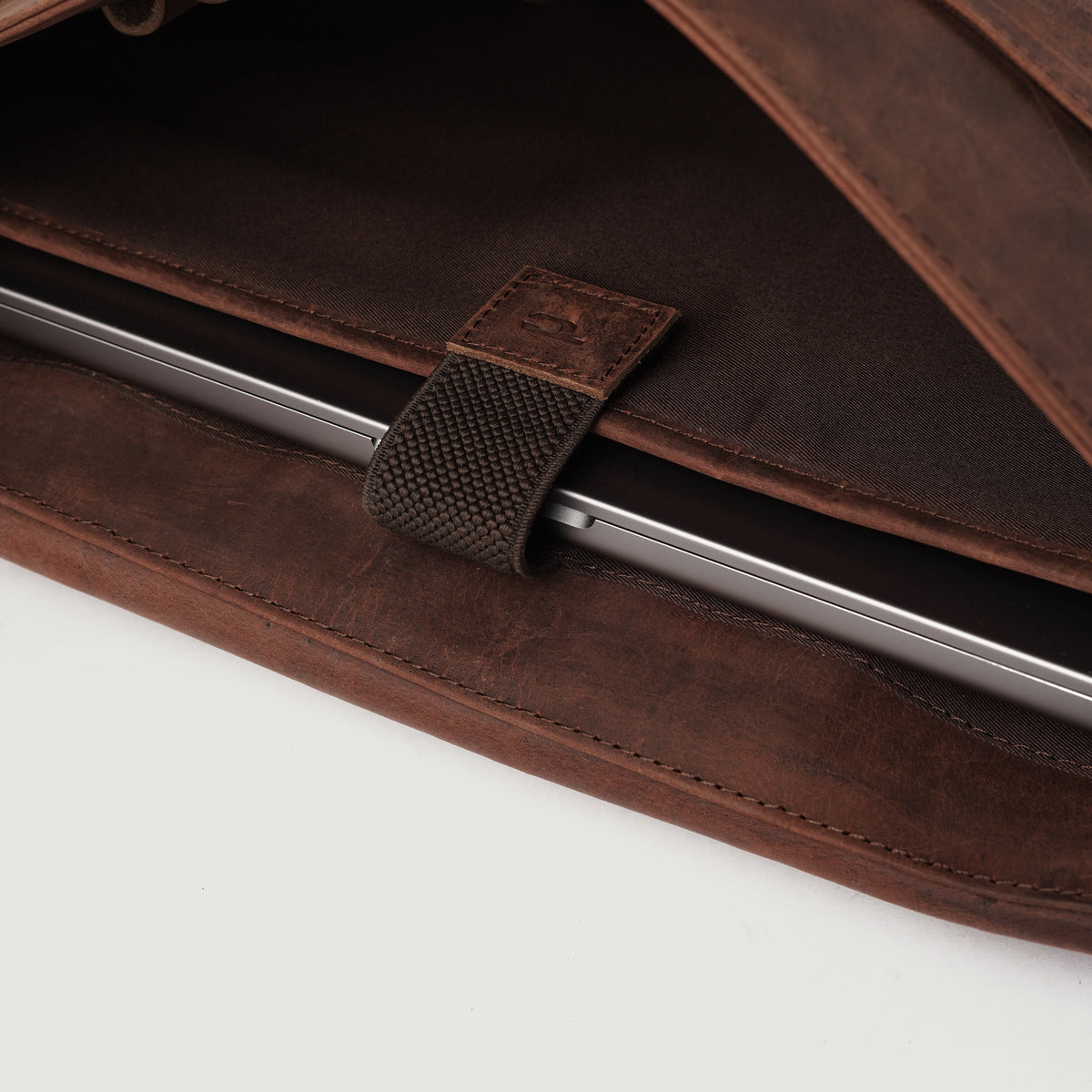 Brex Carismatico Vintage Distressed Brown Leather Messenger Bag - brown vintage distressed leather messenger bag, view 5