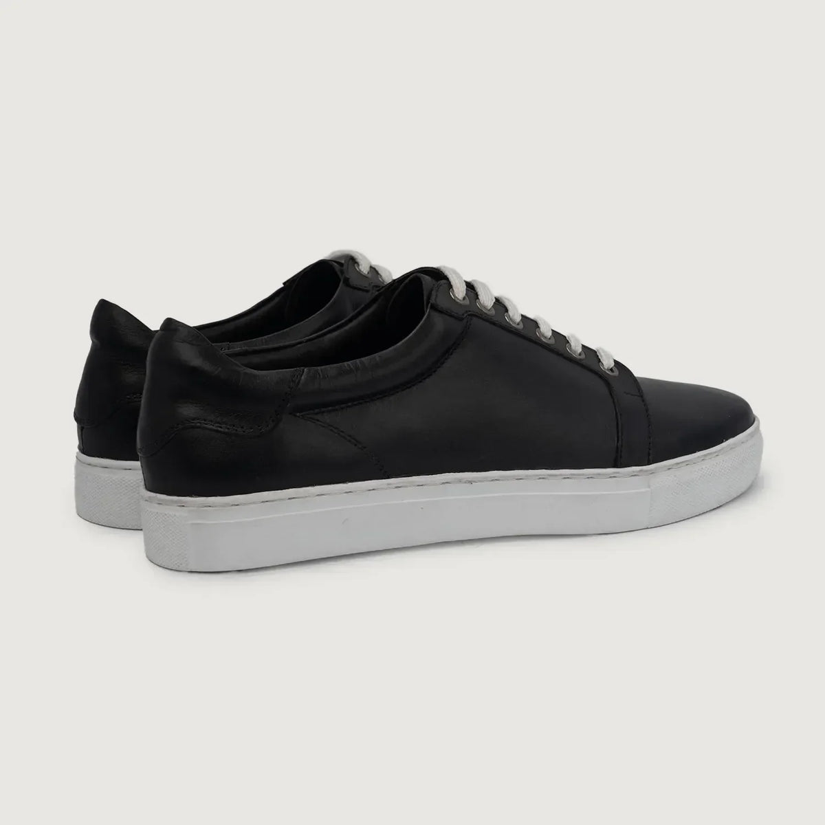 Carter Runn Black Leather Sneakers - men's sneakers in black genuine leather, view 3