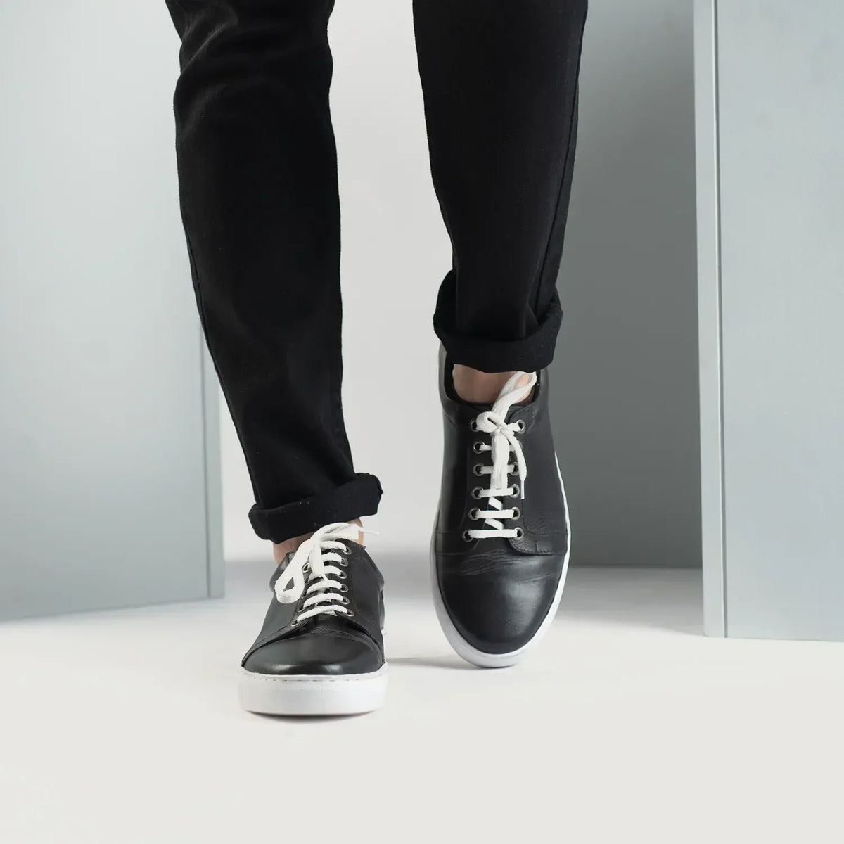 Carter Runn Black Leather Sneakers - men's sneakers in black genuine leather, view 8