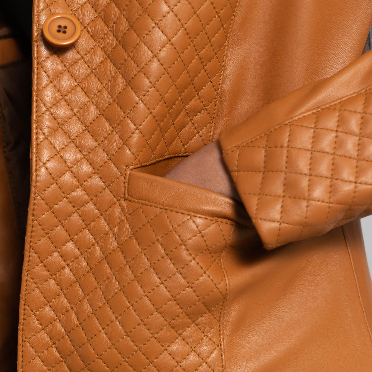 Brex Cora Quilted Brown Leather Blazer - women's blazer in brown sheepskin leather, view 6