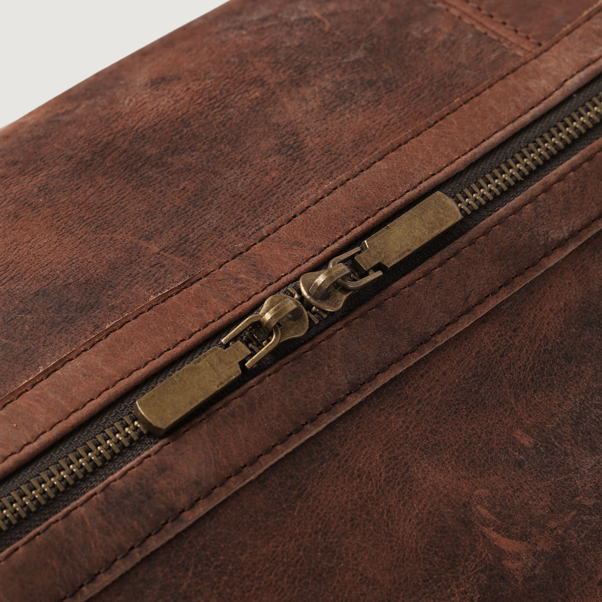 Brex Darrio Vintage Distressed Brown Leather Duffle Bag - brown vintage distressed leather duffle bag, view 6