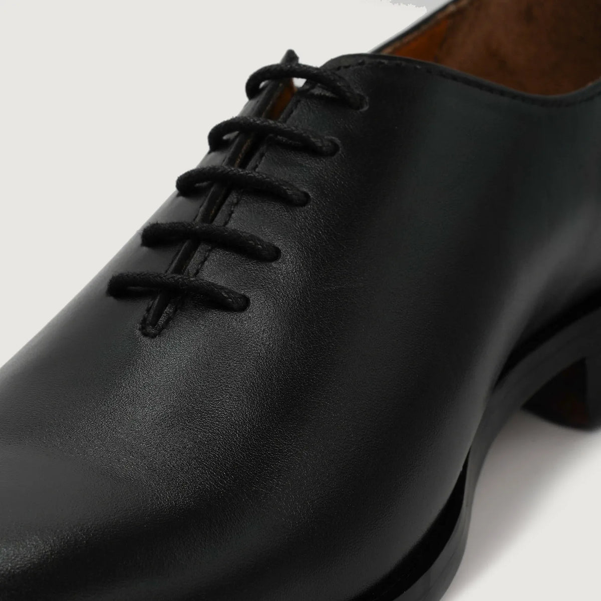 Director Wholecut Black Leather Shoes - men's shoes in black genuine leather, view 5