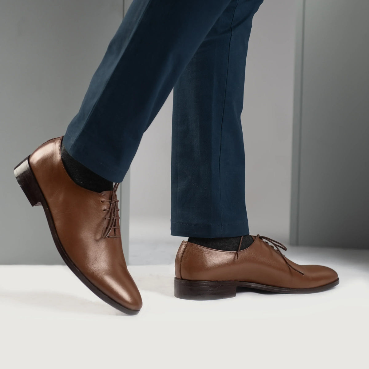 Director Wholecut Tan Leather Shoes - men's shoes in tan genuine leather, view 8