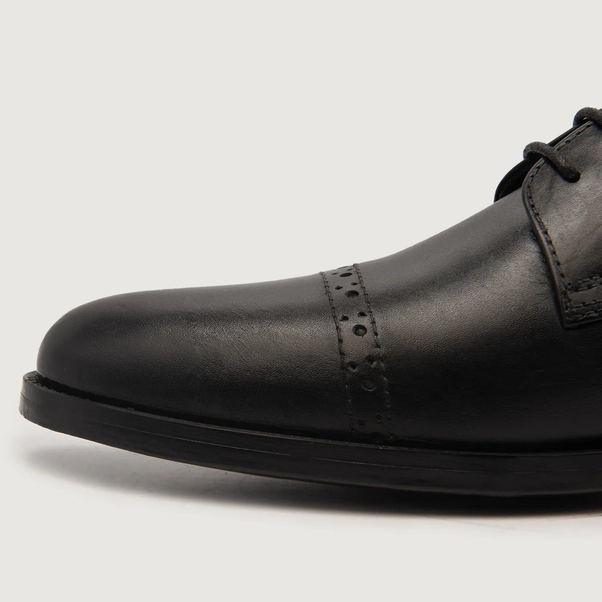 Dirk Brogues Derby Black Leather Shoes - men's shoes in black genuine leather, view 5