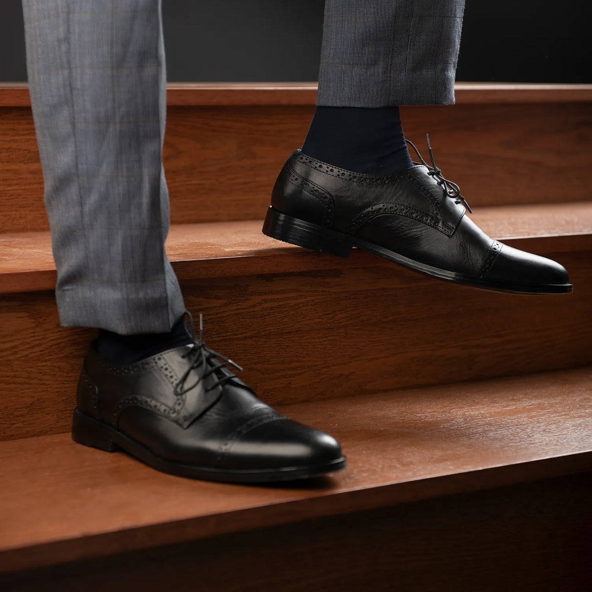 Dirk Brogues Derby Black Leather Shoes - men's shoes in black genuine leather, view 9