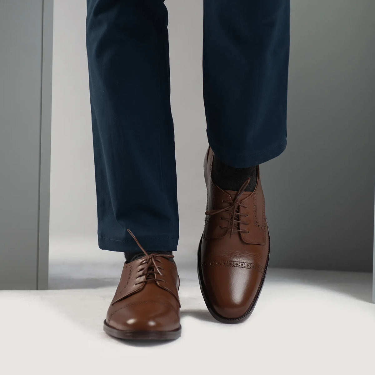 Dirk Brogues Derby Brown Leather Shoes - men's shoes in brown genuine leather, view 7