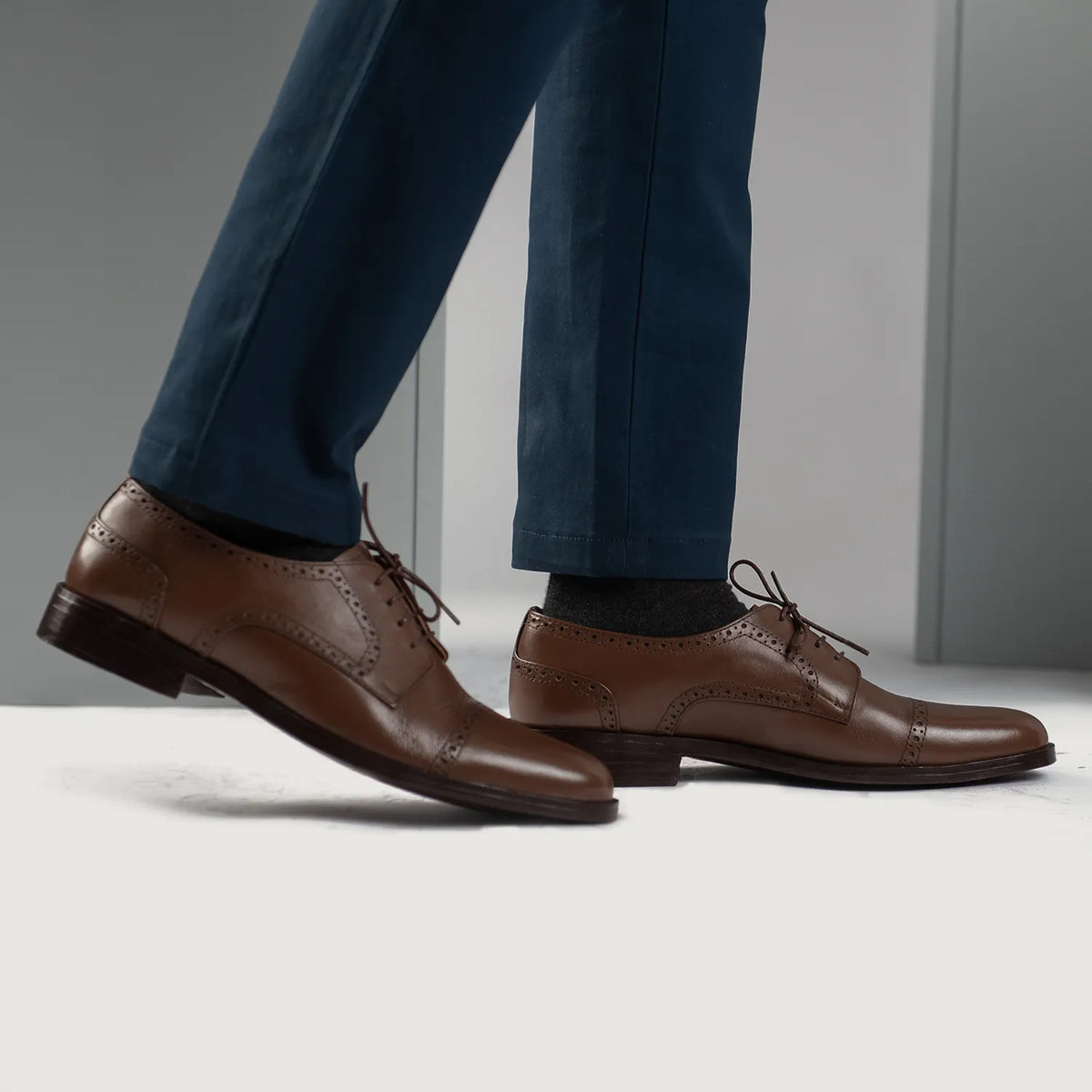 Dirk Brogues Derby Brown Leather Shoes - men's shoes in brown genuine leather, view 8
