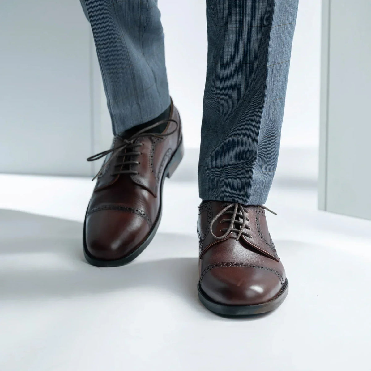 Dirk Brogues Derby Burnished Brown Leather Shoes - men's shoes in brown genuine leather, view 6