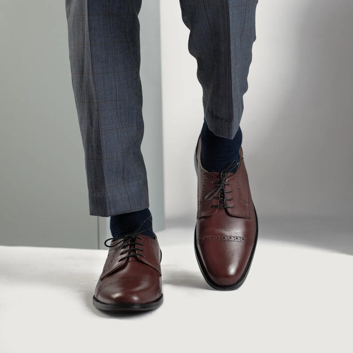 Dirk Brogues Derby Maroon Leather Shoes - men's shoes in maroon genuine leather, view 7