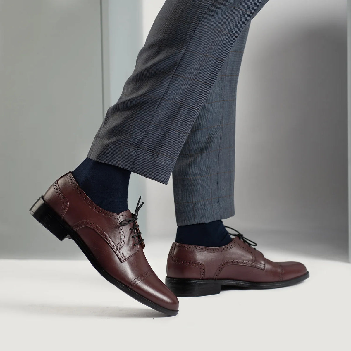 Dirk Brogues Derby Maroon Leather Shoes - men's shoes in maroon genuine leather, view 8