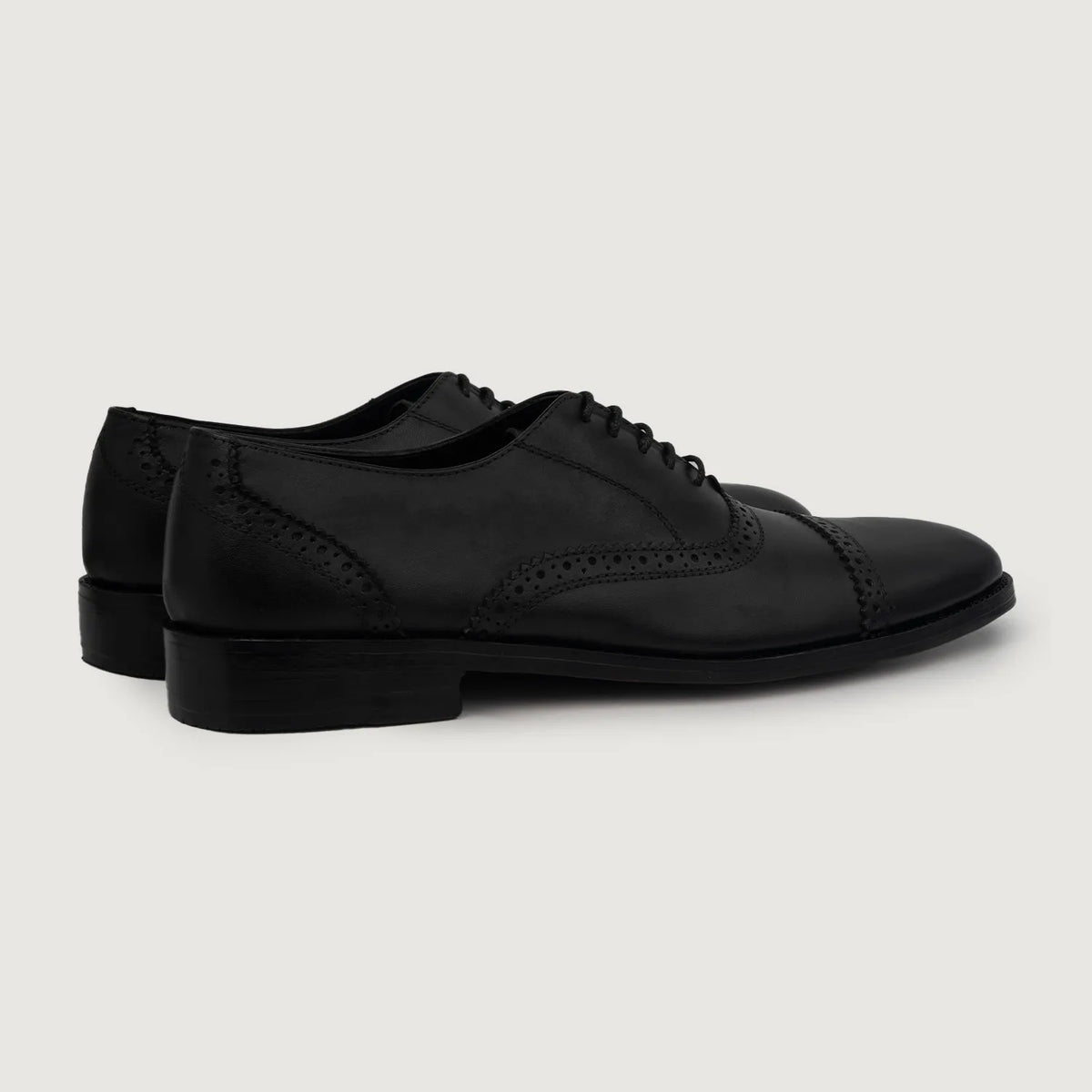 Greyson Brogues Oxford Black Leather Shoes - men's shoes in black cowhide leather, view 4