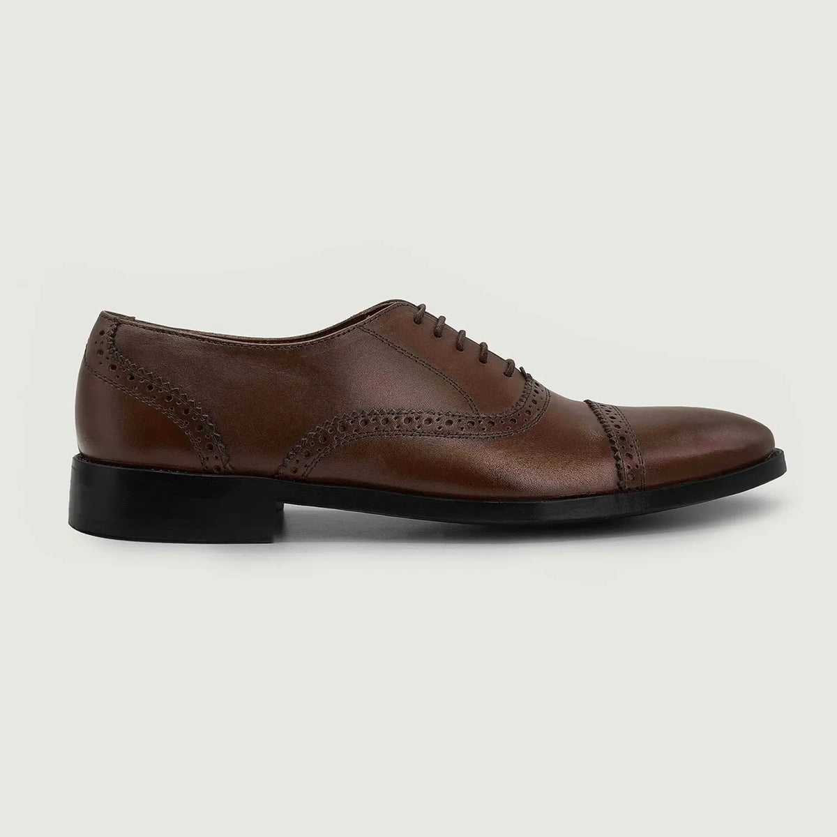 Greyson Brogues Oxford Brown Leather Shoes - men's shoes in brown cowhide leather, view 2