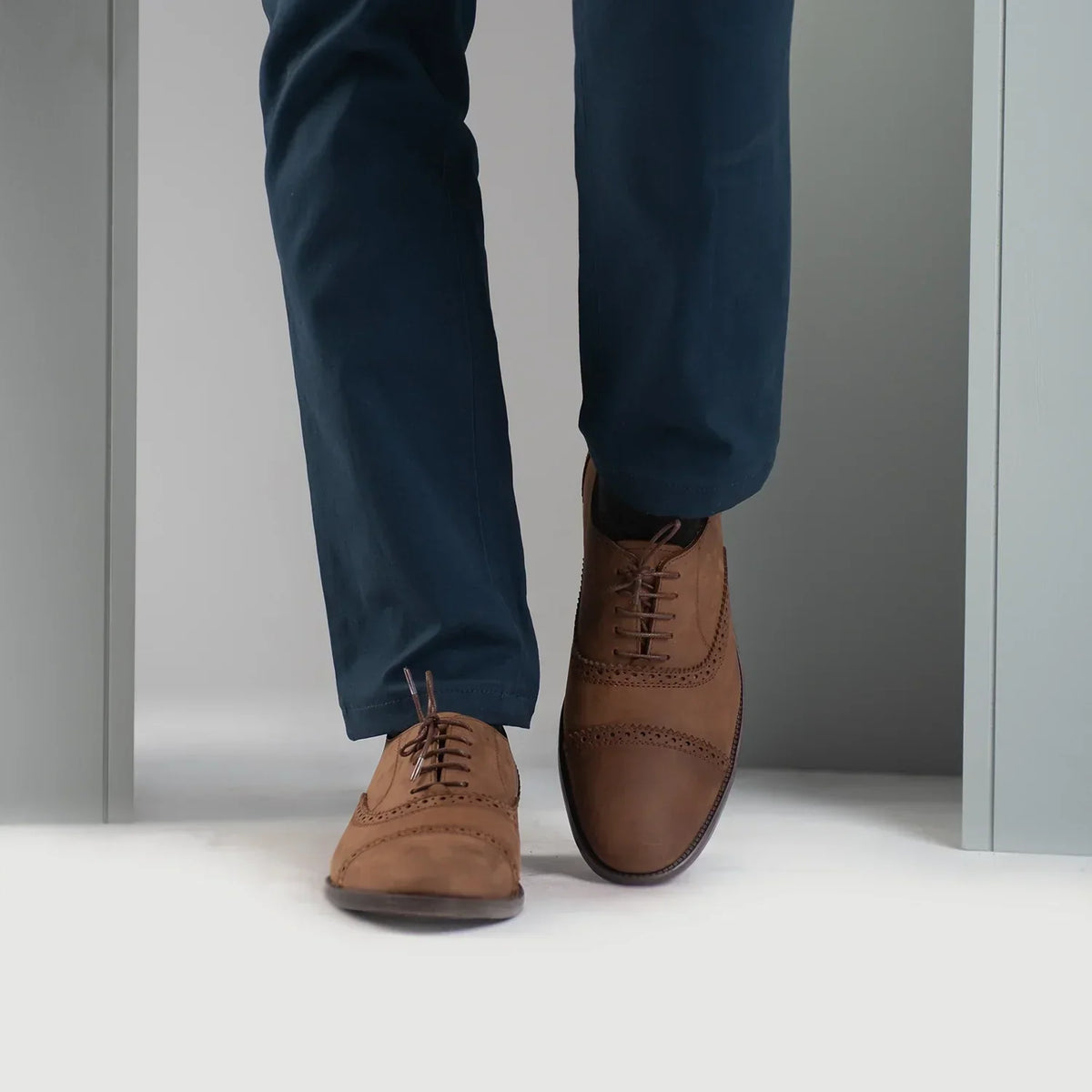 Greyson Brogues Oxford Oil Pull-up Brown Leather Shoes - men's shoes in brown pull-up leather, view 7