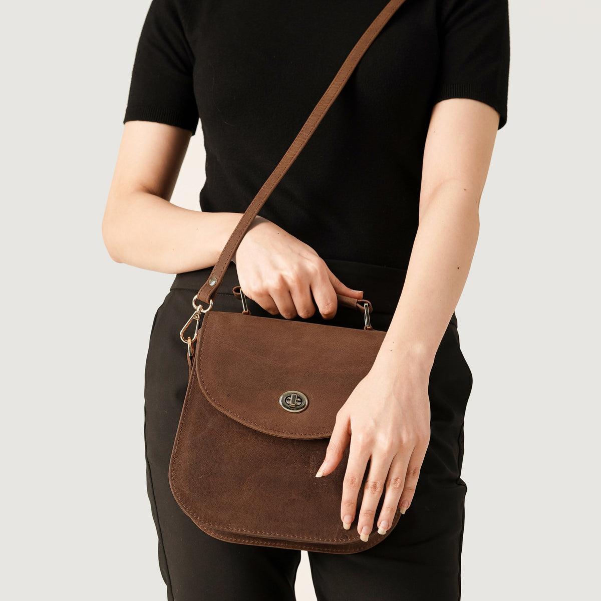 Brex Sandra Vintage Tan Leather Saddle Bag - tan leather vintage saddle bag, view 4