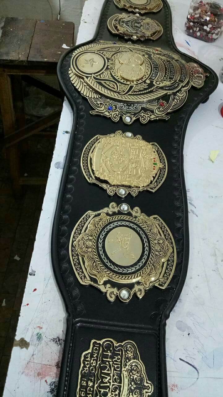 Triple Crown World Heavyweight Championship Leather Inspired Belt - photo 4 of 6 | Brex International