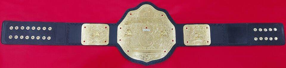 World Heavyweight Big Gold Championship Inspired Collectible Belt - photo 2 of 5 | Brex International