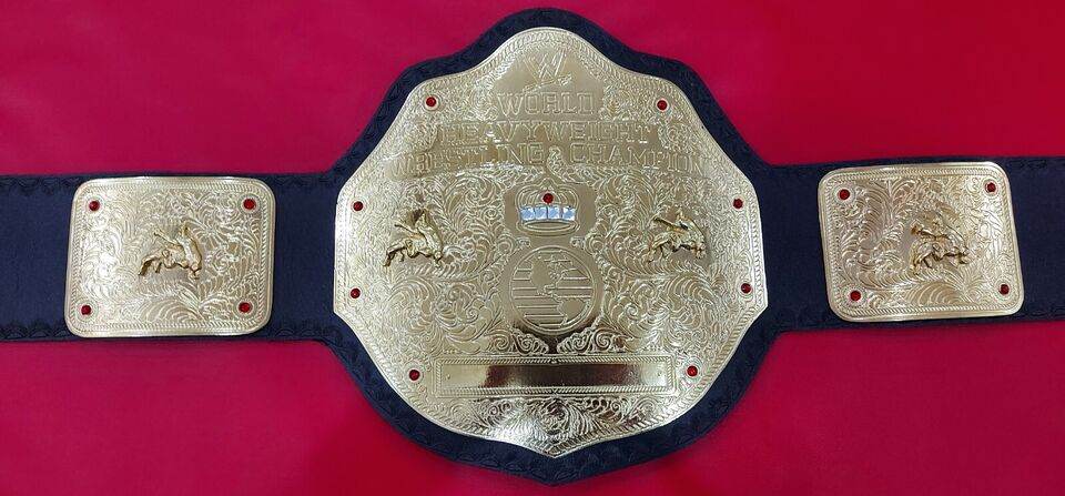 World Heavyweight Big Gold Championship Inspired Collectible Belt - photo 3 of 5 | Brex International