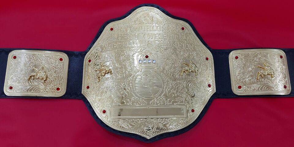 WWE Big Gold World Heavyweight Championship Inspired Title Belt - photo 6 of 7 | Brex International